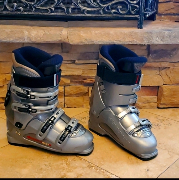Nordica Shoes - Nordica women ski boots size 8 (30mm)